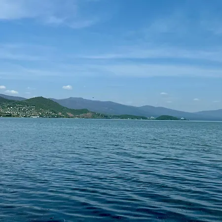 Apollo Sirava דירה