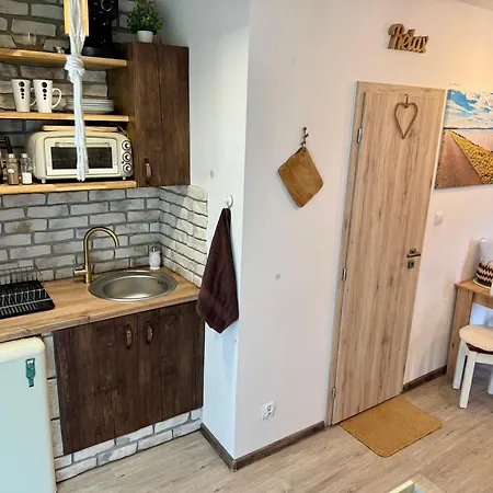 Apollo Apartment *
