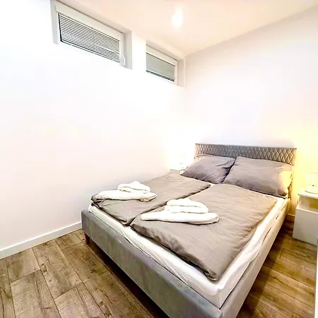 Apollo Sirava * Μιχάλοβτσε