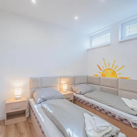 Apollo šírava * Michalovce